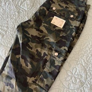 Venus size 10 camo cargo  pants
